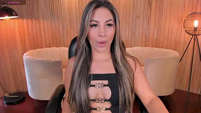 MiaRoberts1 online show from 01/29/25, 06:18