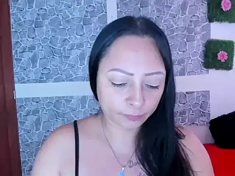 Snapshot of julybravo chatting on 10/15/25, 09:59 julybravo online show from 10/15/25, 09:59