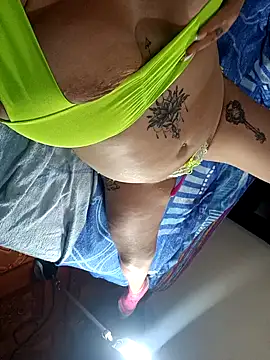 Snapshot of NIKOLE1301 chatting on 01/30/25, 02:04 NIKOLE1301 online show from 01/30/25, 02:04