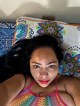 Snapshot of NIKOLE1301 chatting on 09/28/25, 04:12 NIKOLE1301 online show from 09/28/25, 04:12