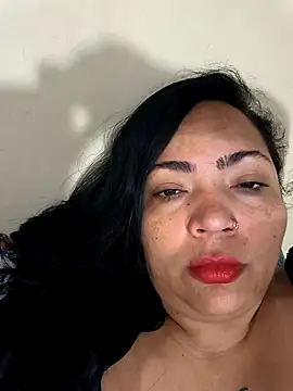 Snapshot of NIKOLE1301 chatting on 11/20/25, 02:06 NIKOLE1301 online show from 11/20/25, 02:06