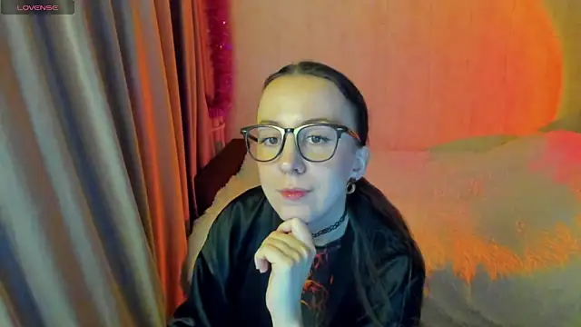 CurlySteph online show from 11/07/25, 05:57