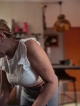 camelia3 online show from 02/06/26, 06:00