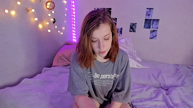 Snapshot of YunaPeace chatting on 12/14/25, 11:37 YunaPeace online show from 12/14/25, 11:37