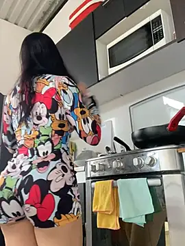 Snapshot of LaanaCooper chatting on 02/10/25, 01:11 LaanaCooper online show from 02/10/25, 01:11