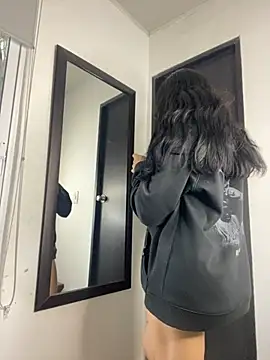 Snapshot of LaanaCooper chatting on 02/12/25, 12:44 LaanaCooper online show from 02/12/25, 12:44