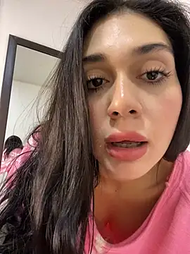 Snapshot of LaanaCooper chatting on 03/05/25, 04:13 LaanaCooper online show from 03/05/25, 04:13