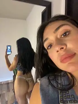 Snapshot of LaanaCooper chatting on 03/07/25, 03:49 LaanaCooper online show from 03/07/25, 03:49