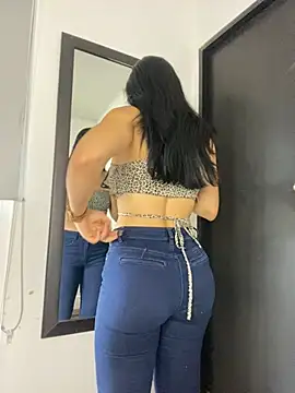 Snapshot of LaanaCooper chatting on 03/18/25, 01:31 LaanaCooper online show from 03/18/25, 01:31