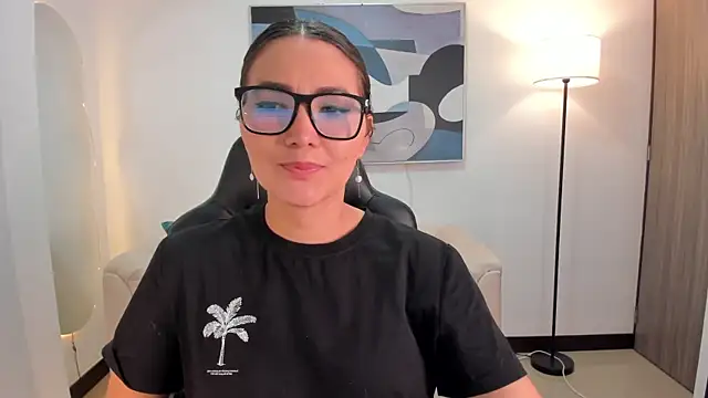 Snapshot of SaraParker_ chatting on 12/14/25, 12:16 SaraParker online show from 12/14/25, 12:16