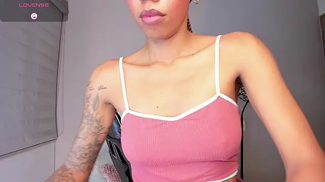 Snapshot of ashley_23_ chatting on 03/10/26, 04:06 ashley 23 online show from 03/10/26, 04:06