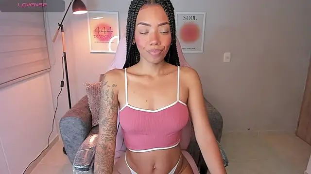 Snapshot of ashley_23_ chatting on 04/15/26, 04:19 ashley 23 online show from 04/15/26, 04:19