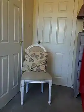 Snapshot of Emily_English57 chatting on 01/09/25, 02:40 Emily English57 online show from 01/09/25, 02:40