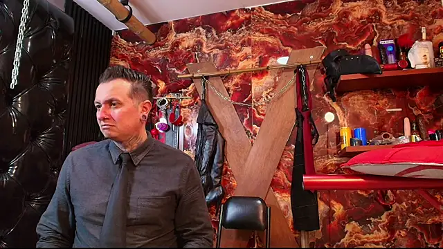 Snapshot of boy_n_girl chatting on 11/26/25, 06:31 boy n girl online show from 11/26/25, 06:31