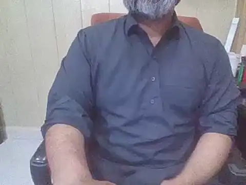 Snapshot of hairymaster95 chatting on 07/18/26, 10:52 hairymaster95 online show from 07/18/26, 10:52