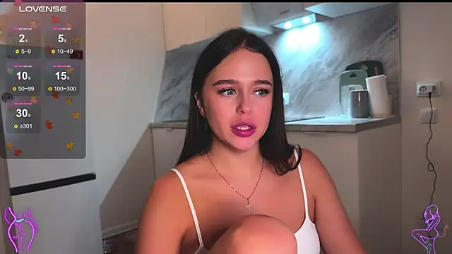 Snapshot of Megan_Nilson chatting on 12/07/24, 10:17 Megan Nilson online show from 12/07/24, 10:17