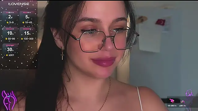 Snapshot of Megan_Nilson chatting on 02/17/25, 09:52 Megan Nilson online show from 02/17/25, 09:52