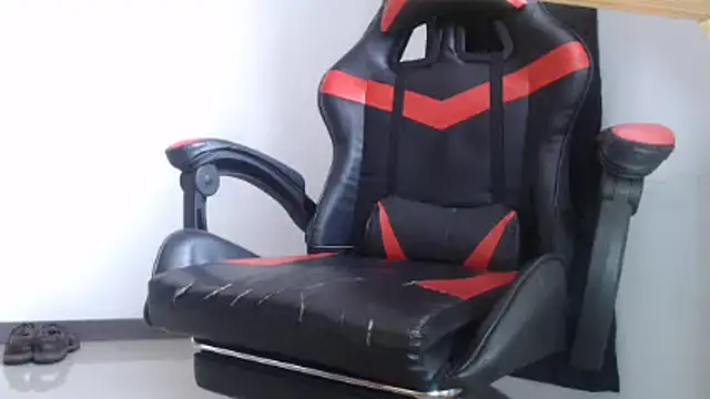 Snapshot of ErosFindomKing chatting on 01/09/26, 06:42 ErosFindomKing online show from 01/09/26, 06:42