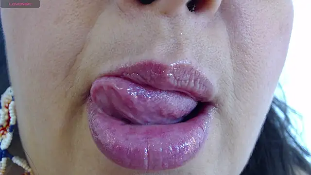 Kerly Doll online show from 02/05/25, 10:01