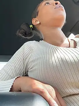 Snapshot of Cum2Charm chatting on 02/16/25, 07:27 Cum2Charm online show from 02/16/25, 07:27