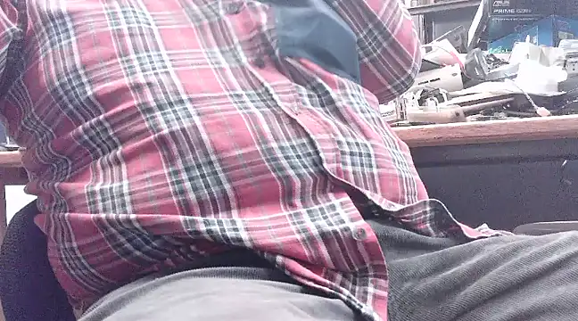 Snapshot of HaraldGermany chatting on 02/05/25, 08:25 HaraldGermany online show from 02/05/25, 08:25