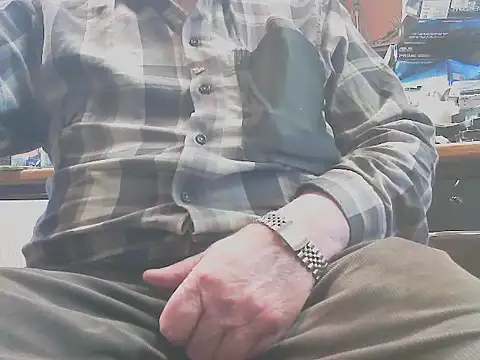 Snapshot of HaraldGermany chatting on 03/09/25, 03:05 HaraldGermany online show from 03/09/25, 03:05