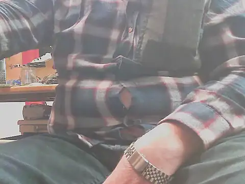 Snapshot of HaraldGermany chatting on 03/12/25, 06:33 HaraldGermany online show from 03/12/25, 06:33