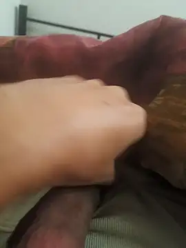 Snapshot of Ummfuss1 chatting on 12/19/24, 02:46 Ummfuss1 online show from 12/19/24, 02:46