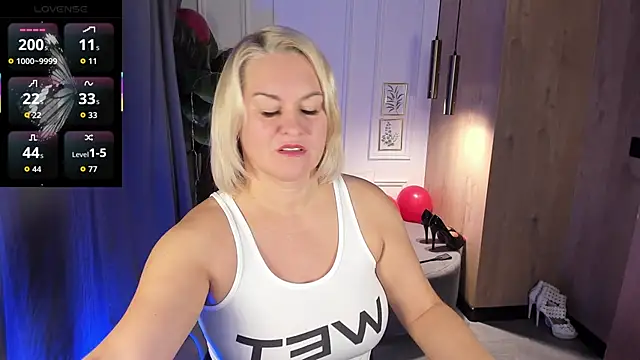 YolandaKiss online show from 11/03/25, 08:21