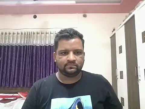 Snapshot of dhruv_love chatting on 06/11/26, 02:15 dhruv love online show from 06/11/26, 02:15
