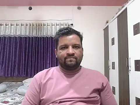 Snapshot of dhruv_love chatting on 06/17/26, 01:56 dhruv love online show from 06/17/26, 01:56