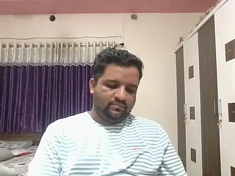Snapshot of dhruv_love chatting on 07/10/26, 01:25 dhruv love online show from 07/10/26, 01:25