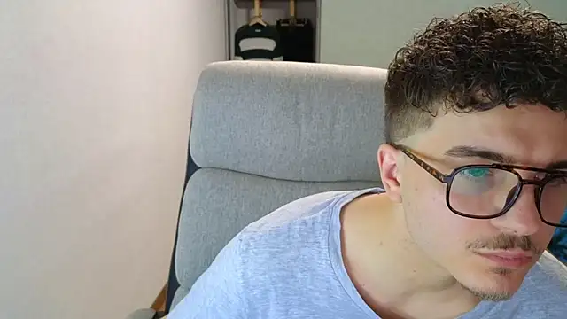 Remy Miles online show from 11/26/25, 02:18