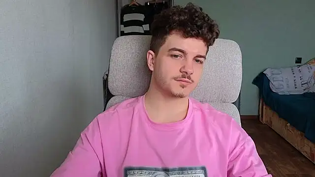 Snapshot of Remy_Miles chatting on 03/07/26, 08:00 Remy Miles online show from 03/07/26, 08:00