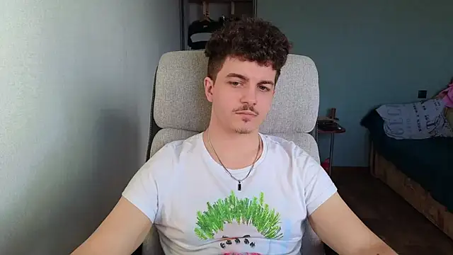 Snapshot of Remy_Miles chatting on 03/10/26, 02:00 Remy Miles online show from 03/10/26, 02:00