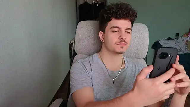 Snapshot of Remy_Miles chatting on 03/19/26, 05:11 Remy Miles online show from 03/19/26, 05:11