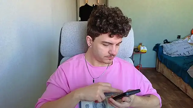 Snapshot of Remy_Miles chatting on 03/23/26, 05:55 Remy Miles online show from 03/23/26, 05:55