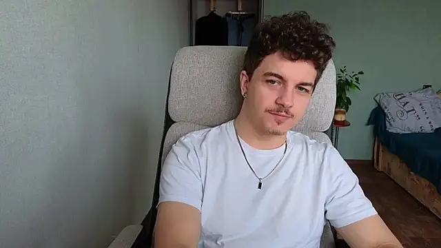 Snapshot of Remy_Miles chatting on 03/31/26, 06:47 Remy Miles online show from 03/31/26, 06:47