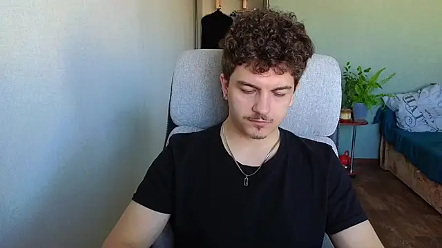 Snapshot of Remy_Miles chatting on 04/06/26, 04:57 Remy Miles online show from 04/06/26, 04:57