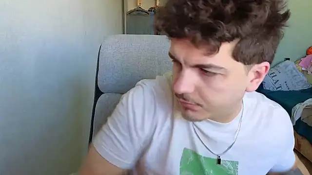 Snapshot of Remy_Miles chatting on 04/26/26, 06:11 Remy Miles online show from 04/26/26, 06:11