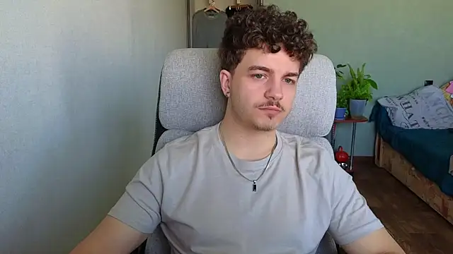 Snapshot of Remy_Miles chatting on 04/28/26, 07:02 Remy Miles online show from 04/28/26, 07:02