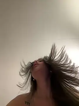 Snapshot of Alyshanon18 chatting on 03/11/26, 02:17 Alyshanon18 online show from 03/11/26, 02:17