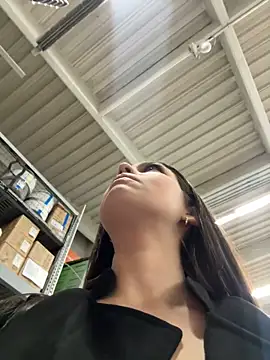 Snapshot of Alyshanon18 chatting on 04/08/26, 10:54 Alyshanon18 online show from 04/08/26, 10:54