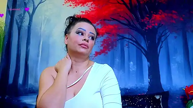 Snapshot of ElizabethEven chatting on 11/02/25, 10:45 ElizabethEven online show from 11/02/25, 10:45