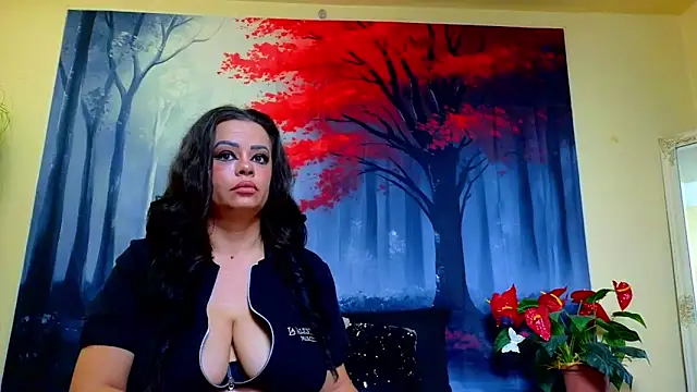 Snapshot of ElizabethEven chatting on 11/06/25, 10:43 ElizabethEven online show from 11/06/25, 10:43