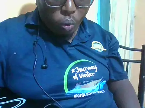 Snapshot of honeyswit chatting on 05/18/26, 10:15 honeyswit online show from 05/18/26, 10:15