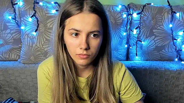 MaggieCake online show from 11/03/25, 03:52