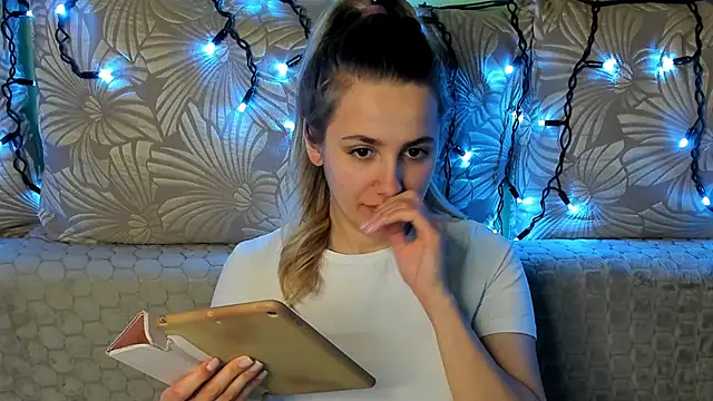 MaggieCake online show from 03/08/26, 02:04