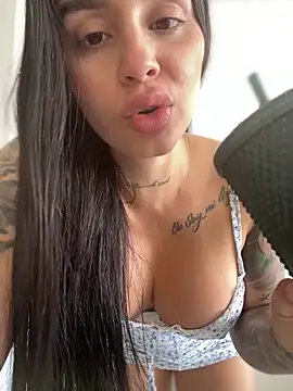 LaraHenao online show from 03/22/25, 03:20