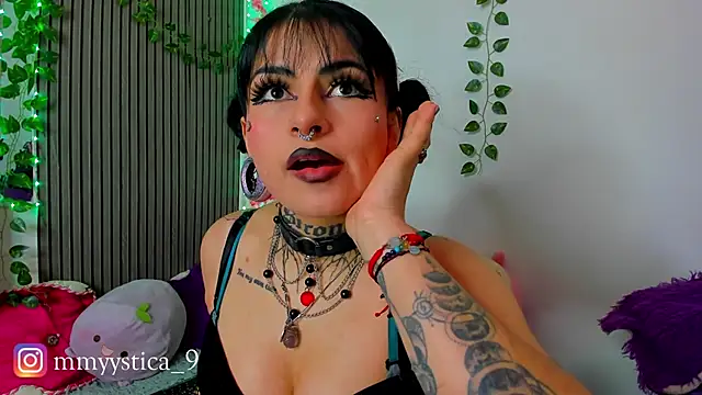 Snapshot of Rainnbow_ chatting on 03/27/26, 08:26 Rainnbow online show from 03/27/26, 08:26